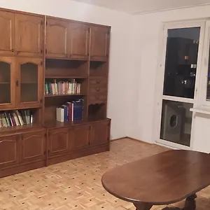 uroczy-apartament-z-bezpatnych-parkingiem.warsawhotelspoland.com/