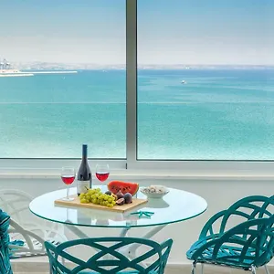 sea-view-luxury-penthouse-mackenzie.hotelsatayianapa.com/